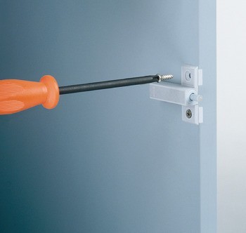 Deska křížového adaptéru, pro mechanismus tlumeného zavírání pro dveře Metalla 510, bez polohovací pomůcky