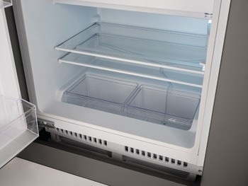 Lednice s mrazákem pod linku, Häfele Assedo RUF12S82a, Objem lednice: 95 litrů, objem mrazáku: 16 litrů