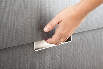 Mušle, se zadní podložkou, zinková slitina