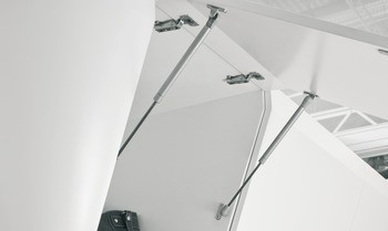 Plynová vzpěra, Klopna, samootevírací