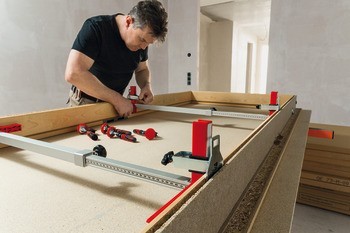 Sada vzpěr pro zárubně, Bessey, 2 x TU, teleskopická 565–1010 mm