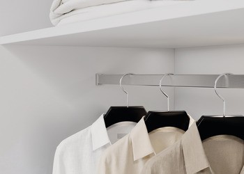 Šatní tyč, hranaté 25 x 15 mm