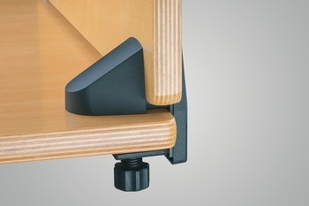 Systém dělicích panelů ke kancelářským stolům "Übertisch", pro připevnění panelů na hranu stolu