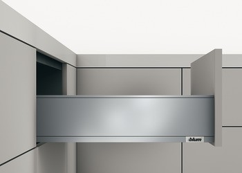 Systém zásuvkových výsuvů s bočnicí, Blum Legrabox pure, výška bočnice zásuvky 128 mm, systémová výška K, s korpusovou lištou Tip-On