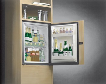 Unášecí závěs, Pro připojení dvířek vestavné lednice k předmontovaným nábytkovým dvířkům