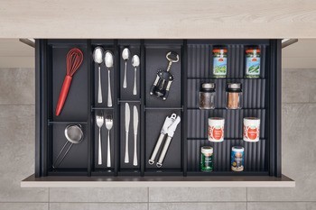 Vložka pro příbory, Pro systémy zásuvkových výsuvů s bočnicí Blum Tandembox