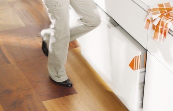 Vrtací přípravek, Blum Servo-Drive pro distanční doraz