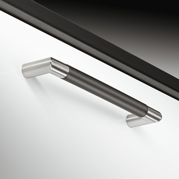 Zkosená úchytka, kulatá, dřevo a zinková slitina