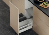 Více než plnovýsuv pro odpadkové koše, Blum Merivobox, výška bočnice zásuvky 91 mm, systémová výška E s relingem, nosnost 70 kg